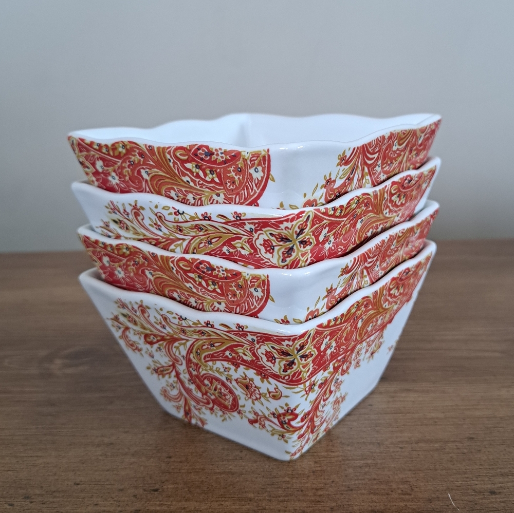 Set Of 4 Porcelain Square Bowls 222 Fifth Surya Saffron Pattern Red White Dish